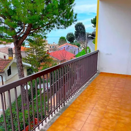 Trilo Onda Blu, Con Garage A Нумана